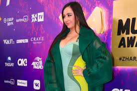 Born in december 31, 1982) (also spelled as manizha davlatova, manija davlat, manizha dawlat and manija dawlat) is a sunni muslim tajik pop singer from tajikistan.she is associated with persian pop music.manizha sings in tajiki, a dialect of modern persian native to her country. 02bdchptfdefdm