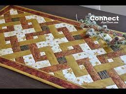 Comme pour les quilteuses, l'intérêt pour le batik africain va croissant… voici des versions du modèle présenté ici, petit chemin de table que je vous proposais en début de mois. Youtube Tutoriel Patchwork Chemins De Table En Patchwork Chemin De Table