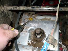 Peerless tecumseh 820 026 transaxle differential carrier. Any One Else Add Transaxle Grease This Way My Tractor Forum