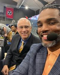 Marcus Holliday (@thedochollidaytv) • Instagram photos and videos