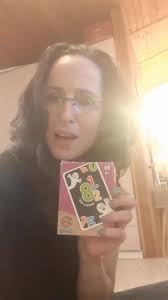 8 וחצי, המלצה על משחק פחות מוכר אבל אהוב מאוד בבית ובקלניקה מבית Haim  Shafir , תקציר: , מסתורין, תוקפנות, מתח, תקשורת, הנאה, התמודדות, הדדיות,  שוויון הזדמנויות ועוד... רבים מתבלני החיים במשחק קצר , ...