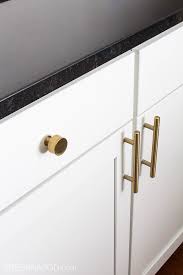 Champagne Bronze Kitchen Cabinet Hardware Kitchen Makeover Week 4 2 Bees In A Pod Cabinet Hardware Makeover Bronze Kitchen Bronze Kitchen Hardware