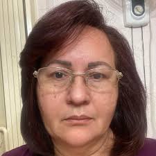 Jefe: Otra vez llegaste tarde?! Yo: dame el memo pq no vas a creer la  mierda que me pasó Jefe: a ver, cuéntame la de hoy…