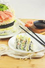 Tiene una forma ondulada que le da un diseño a tus preparaciones. Sushi Cake Ramona Storie Di Cucina