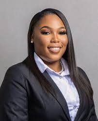 Christa Lowe's Instagram, Twitter & Facebook