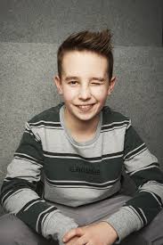 40 coole frisuren für kleine jungs und haarschnitte im trend. Frisuren Fur Jungen