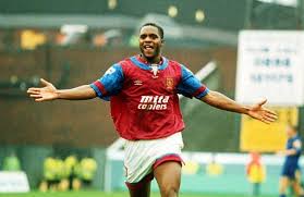 Profesyonel futbol yaşamına i̇ngiltere'nin ipswich town fc kulübünde başladı. Dalian Atkinson Two Officers Could Face Charges Over Death Of Aston Villa Player Birmingham Live
