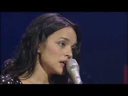 Hands On The Wheel Nora Jones Willie Nelson Cover I Love The Way She Covers Old Country Songs Norah Jones Old Country Songs Country Music