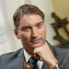 Delovni čas in kontakti