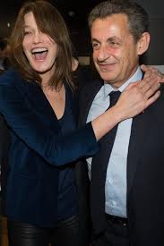 The sensitive music bears witness to a unique temperament and avoids ostentation, with a desire for calm. Carla Bruni Et Nicolas Sarkozy Tres Differents Carla Bruni Sarkozy Nicolas Sarkozy