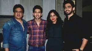 Armaan Malik Wiki Age Girlfriend Family Biography More Wikibio Follow us for all the latest updates of him 🥀 ~ he follows us 🌸 | twaku. armaan malik wiki age girlfriend