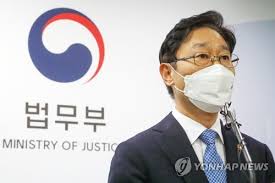 Jun 02, 2021 · 이재용 삼성전자 부회장, 정의선 현대자동차그룹 회장, 최태원 sk그룹 회장, 구광모 lg그룹 회장 사진=각 사 사회 각 계에선 전 세계 반도체 패권 전쟁이 치열해진 상황에서 우리나라가 제대로 대응하기 위해 이 부회장의 사면이 반드시 필요하다는 주장이 올해 4. 8rllff0mkhlxmm