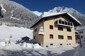 Last week, fis race director markus mayr, conducted a snow control in lech/zürs to ensure that the upcoming parallel event could take place. Bergfex Ski Resort Lech Zurs Am Arlberg Farms Lech Zurs Am Arlberg Bauernhof Lech Zurs Am Arlberg