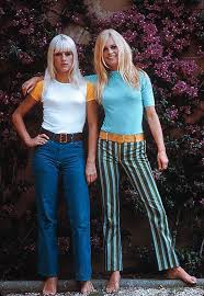 Sylvie vartan was born on august 15, 1944 in iskretz, bulgaria. Miss Brigitte Bardot Y Sylvie Vartan Bardot Brigitte Sylvie Vartan Modestil 1960er Jahre Mode Normcore