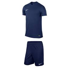 Voir plus d'idées sur le thème ensemble survetement, survetement, survêtement de foot. Survetement 16 Ans Cdiscount