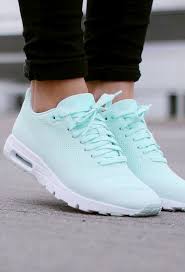 Bekijk Alle Nike Air Max 1 Ultra Moire Modellen Op Www Altamoda Nl Vrouwen Nike Schoenen Nike Gratis Schoenen Loopschoenen Nike