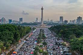 dʒaˈkarta ), atau secara resmi bernama daerah khusus ibukota jakarta (disingkat dki jakarta) adalah ibu kota negara dan kota terbesar di indonesia. Berita Harian Pergub Psbb Dki Jakarta Terbaru Hari Ini Kompas Com