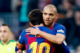 Recibe noticias, estadísticas, videos, resúmenes y más sobre barcelona atacante martin braithwaite en espn. Martin Braithwaite Even If I Run To The Moon Messi Will Get Me The Ball The Athletic