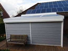 Sonnenschutz und blendschutz im büro und verwaltungsgebäude am bildschirm brandschutzklasse b1. Pin Von L E Service Fachhandel Rollla Auf Wintergartenbeschattung Dachfenster Sonnenschutz Aussen Dach