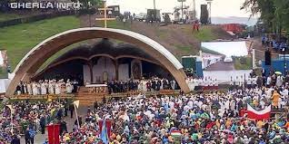 It is the site of an annual roman catholic pilgrimage, when catholics from all over hungary and romania gather there. CreÈ™tini Din Gherla La Sumuleu Ciuc La Intalnirea Cu Papa Francisc Gherla Info Cluj