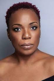 Deborah Tracey's Instagram, Twitter & Facebook