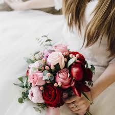 Spray roses make a stunning impact in any floral arrangement or wedding bouquet. 32 Impossibly Pretty Rose Bouquets