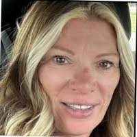 Lori Dilullo's Instagram, Twitter & Facebook