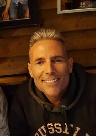 Hello to Thailand, I'm Oliver, a German travel journalist who once  planned/shot an exciting VOXTOURS episode "Thailand" around 25 years ago.  Now it's time to say hello there again. My client is