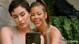 Alexis Fawx, Olive Glass immagini porno xxx da - PerfectGirls.XXX