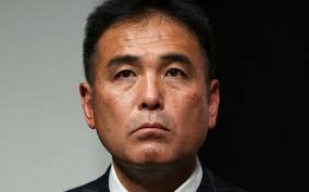 常習性が疑われる」機内で児童ポルノを閲覧→1621件もの画像が…サッカー協会元幹部・影山雅永氏の逮捕に「同じ日本人として恥ずかしい」「『これはアート』なんて言い訳まで」と厳しい声  | 文春オンライン