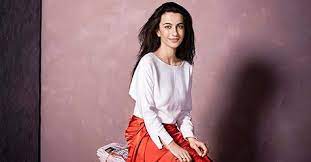 Yalda hakim was born in afghanistan, but her parents fled to australia when she was a baby. Everything You Need To Know About Fearless Rule Breaking Journalist Yalda Hakim Australian Women S Weekly