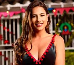 Carla giraldo (@carlagiraldo) es un actriz colombiano y un influencer digital que tiene una cuenta activa en instagram. El Que De Amarillo Se Viste Carla Giraldo En Lindo Vestido De Bano