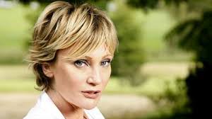 En france, on compte surtout la chanteuse et musicienne patricia kaas, la journaliste patricia loison, la soprano patricia petibon, la comédienne patricia legrand ou encore la politicienne patricia schillinger. Patricia Kaas Bordeaux Tickets Theatre Femina February 17 2022
