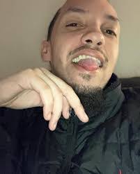 Daniel Crittendon's Instagram, Twitter & Facebook