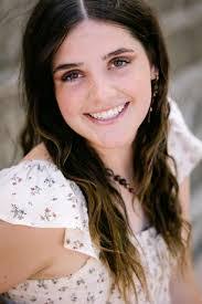 Melissa Douros's Instagram, Twitter & Facebook