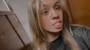 who's trying to eat it as a friend? 😌🫶🏻