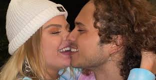 Vey a luiza e o vitao terminaram o namoro, eu to? Dando Um Tempo Luisa Sonza Arquiva Fotos Com Vitao E Web Aponta Termino