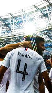 Bek timnas prancis itu dilaporkan ingin pergi dari bernabeu di musim panas ini. Raphael Varane Raphael Varane Football Wallpaper Liverpool Players