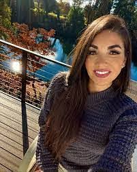 Deanna Rakes's Instagram, Twitter & Facebook