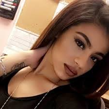 Deana Marie's Instagram, Twitter & Facebook