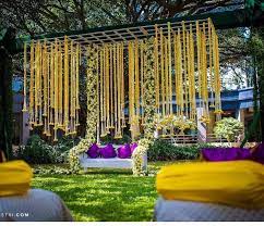 Indian Wedding Decoration Idea Creative Bride Groom Outdoor Stage For Mehandi D Outdoor Wedding Decorations Indian Wedding Theme Indian Wedding Decorations