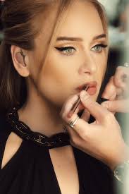 Aiuto! Adele : r/MakeupAddiction