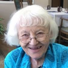 Elsie Hodges's Instagram, Twitter & Facebook