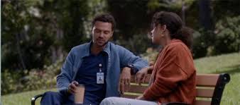 Après avoir disparu dans la brume, jackson aide un homme dans une situation dangereuse, tandis que sa relation avec maggie franchit une nouvelle étape. Amelia Enceinte Jackson Et Vic Complices Apres La Rupture Avec Maggie Grey S Anatomy 16x01 Grey S Anatomy Saison 17 Nouveautes Tele Com