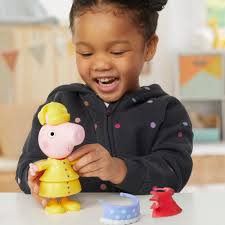 Peppa Pig Toys Peppa Pig Dress-Up 6” Figure with 6 Fashion Accessories,  Preschool Toys, 3+