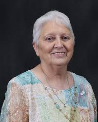 Elaine Minton's Instagram, Twitter & Facebook