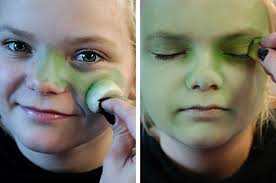 Wir zeigen im detail, wie man einen werwolf schminken kann, der anderen leuten angstschauer über den rücken laufen lässt! Halloween Make Up Schminktipps Vampir Totenkopf Hexe