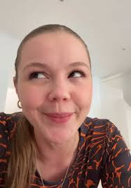 White Girl Mona Peach