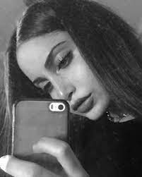 صور بنات ذو شعر اسود ناعم واعين خلابة وتضع طرحة صور بنات واجمل بنات مصر وصوربنات 2017 جميلة جدا صورة بها بنت جميلة جدا ذو شعر اسود ناعم واعين خلابة وتضع طرحة على شعرها 250 Ø±Ù…Ø²ÙŠØ§Øª Ø¨Ù†Ø§Øª Ø§Ø¨ÙŠØ¶ Ø§Ø³ÙˆØ¯ Ideas Girly Pictures Girl Photo Poses Girl Photography