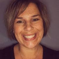 Sandy Connelly's Instagram, Twitter & Facebook